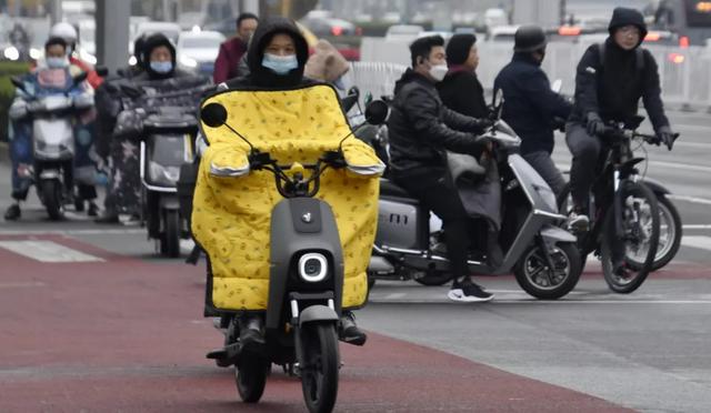 60-80周岁的老年代步车，这四种电动车不限年龄能上路