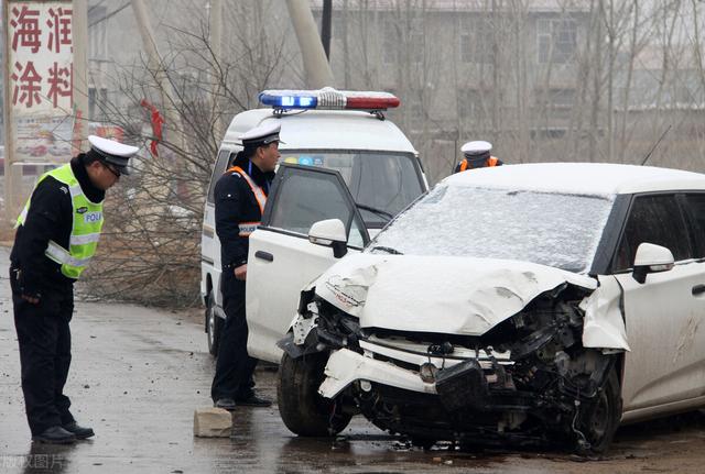 高速路与普通道路交通事故率谁更高？新手实习期为何不让上高速？