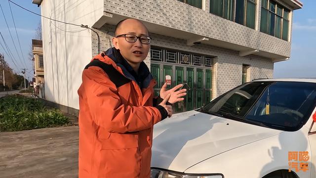 二十年跑了38万公里的雅阁是什么样了？喵哥带你去看看，质量咋样