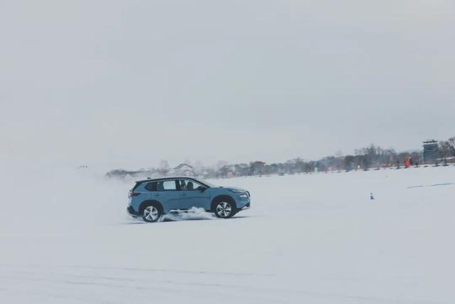 东风日产SUV家族冰雪试驾：回头率比CR-V高，还有四驱