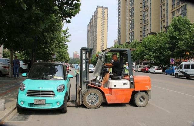 低门槛的3种电动车，适合无驾驶证的老年人，但有六个行为要遵守