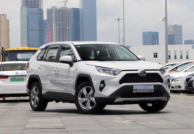 “丰田RAV4”到底怎么样？别光听4S店忽悠，看这5位车主怎么说