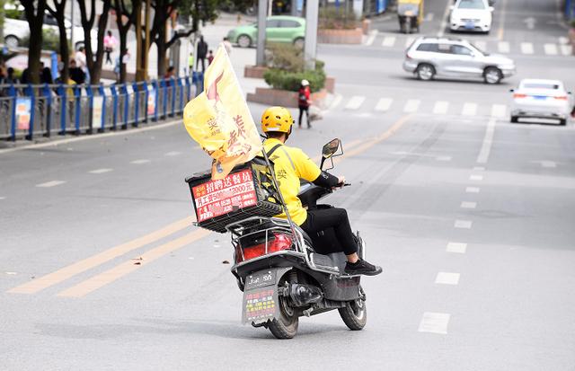 5款在售的高续航电动车，价格2899元起，都是大品牌，适合跑外卖