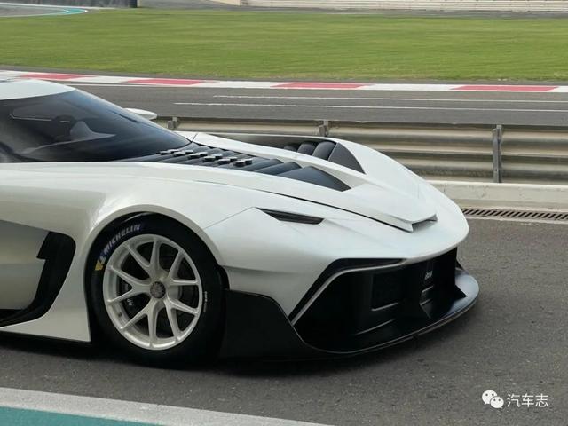 法拉利牌的柯尼塞格？Veloqx Fangio F125 TDE亮相亚斯码头赛道