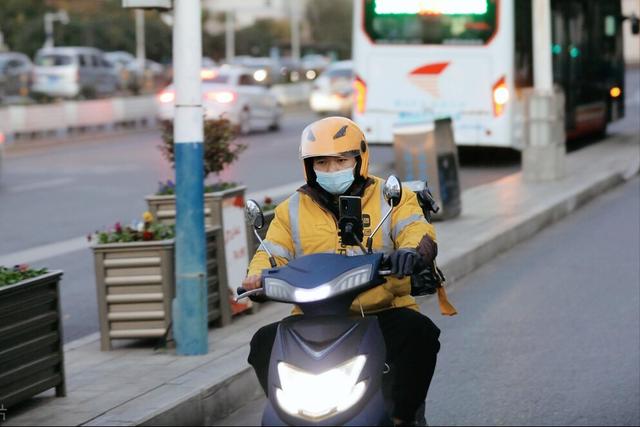 最大续航245公里，最高速度70km/h，这3款电动车，适合冬天跑外卖