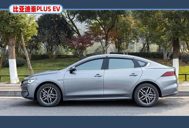 选家用车还在纠结小鹏P5、比亚迪秦PLUS EV，比比这几点