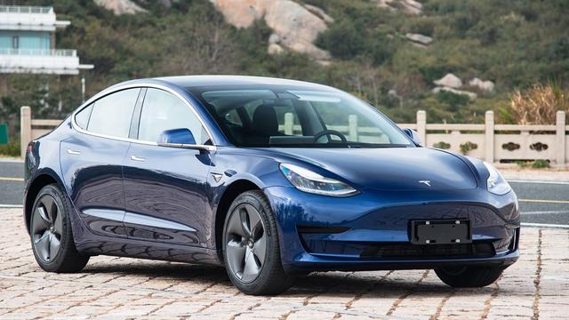 特斯拉Tesla Model 3高压紧急切断开关如何操作？