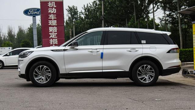 50万豪华中大型SUV，沃尔沃7折，飞行家V6，咋选？