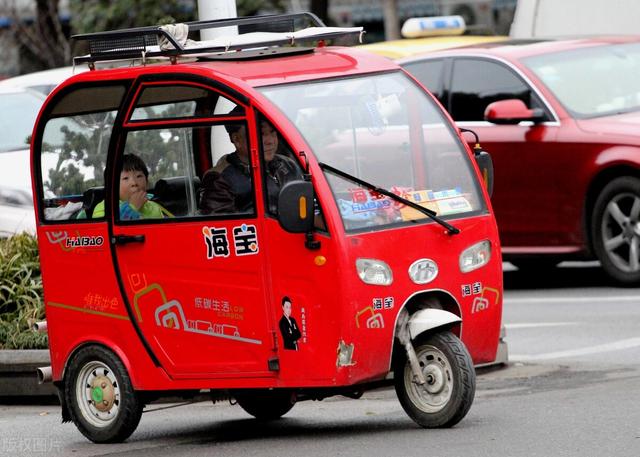 3月，低速三、四轮车上路有新要求，涉及接送孩子上下学