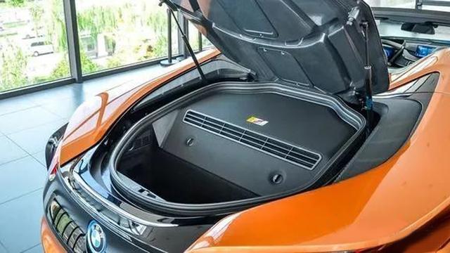 宝马BMW i8混动超级跑车高压紧急切断开关如何操作