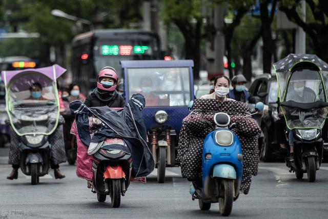 二轮/三轮车/摩托车/低速车，路权、车道、转弯明确了！车主速看