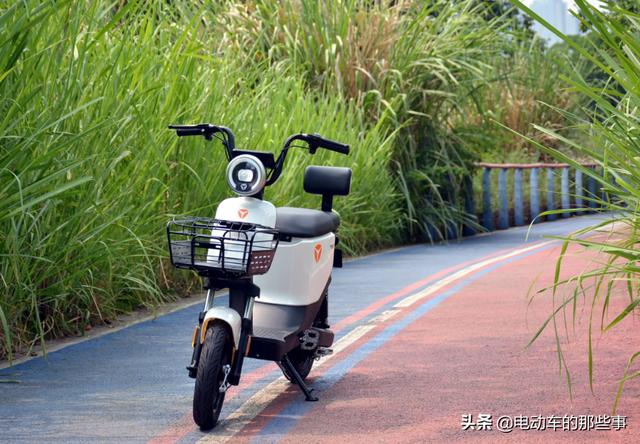 不需要驾照的2种电动车，价格便宜且易用，适合65~75岁老年人代步