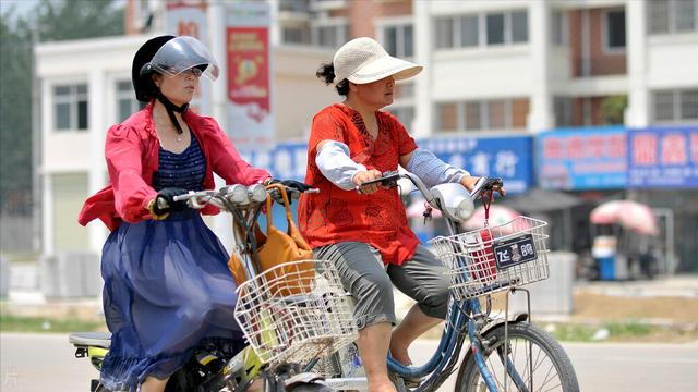 氢气电动车：不充电不加油，连续行驶500公里，整车20公斤