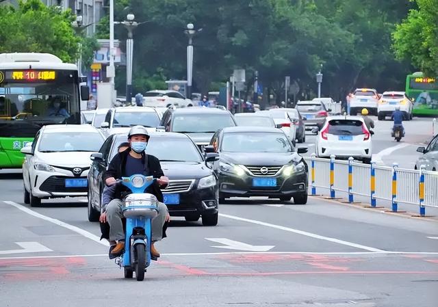 5月起，多地实施电动车新规，涉及电动车、三轮车、低速四轮车