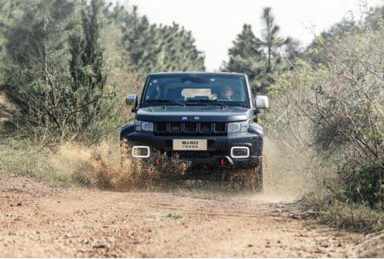 在新能源车风行的年代，为什么还有人迷恋柴油SUV，BJ40现身说法