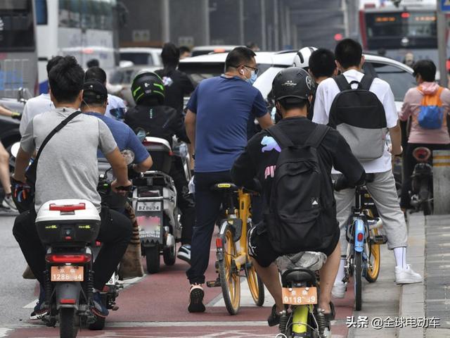 超标车、旧电池和旧车换购新政策：原来铅酸比锂电价还高