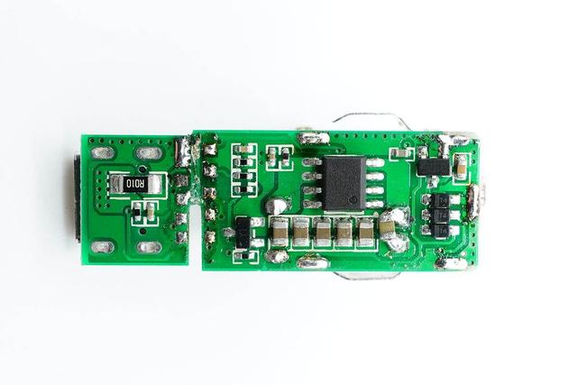 机乐堂数显车充拆解，小而精，支持苹果20W+华为22.5W同时快充