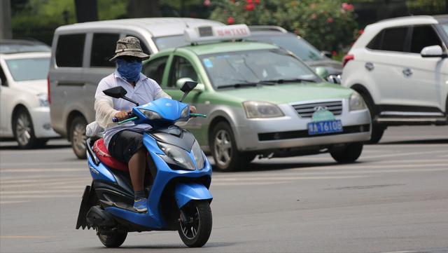 电动车电瓶是原装还是翻新，怎样辨别？老师傅教你两招辨别假货