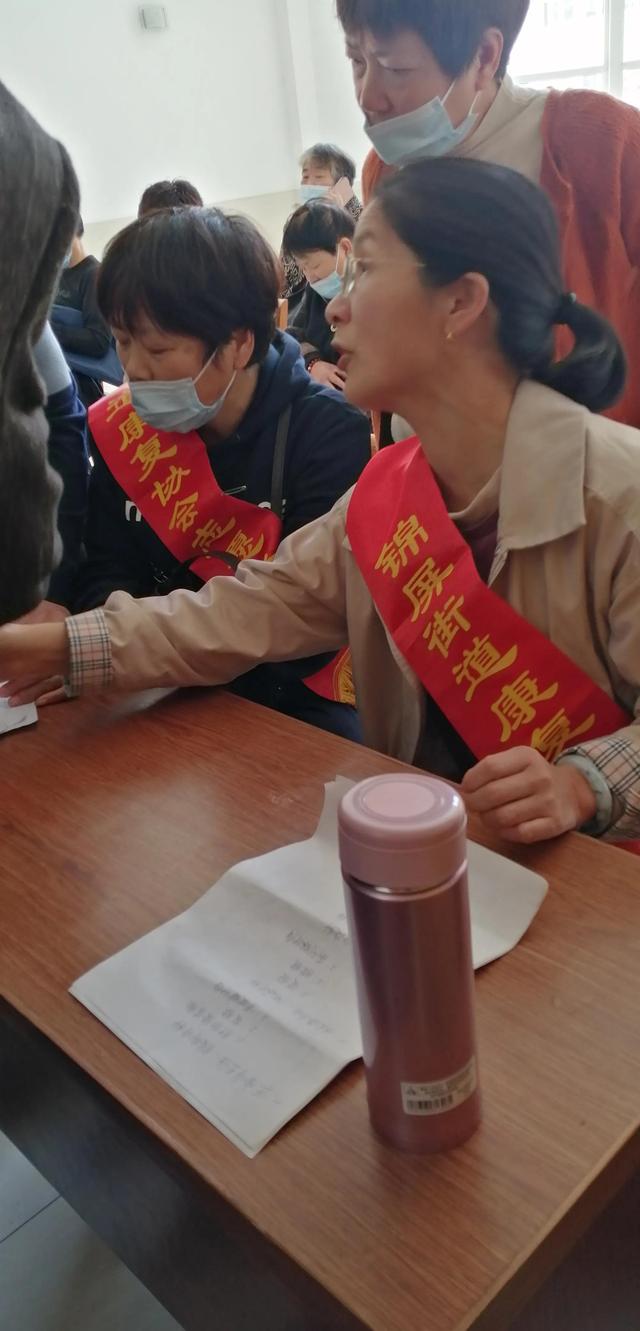 呵护患者 为民护航 奉化锦屏康复协会为肿瘤患者的举行大型义诊活动