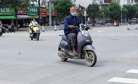 写给电动自行车驾驶人的一封信！四个陋习能否改正？