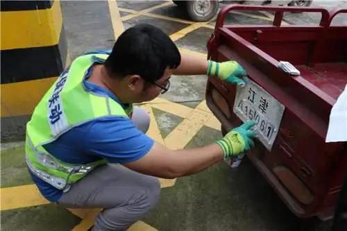 电动三轮车、四轮车上牌政策，有新变化，广大车主：终于等到了