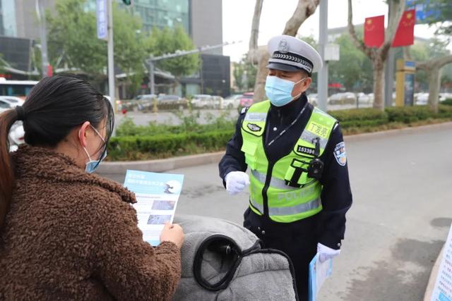 《山东省电动自行车管理办法》今日起施行！骑车戴头盔篇