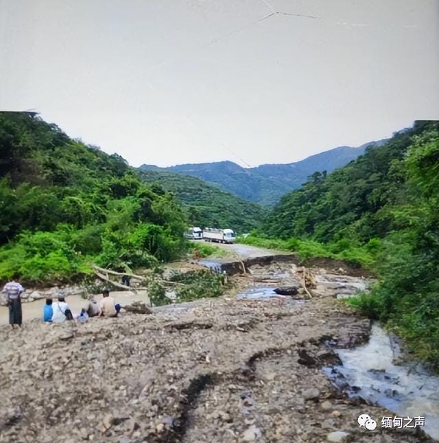 缅甸小镇爆发战事，货车禁止进入，民众面临粮食短缺的困境