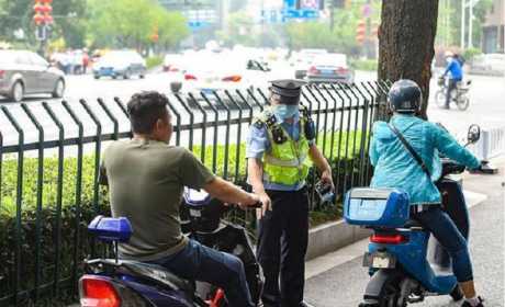 骑行有门槛，电动车、三轮车、老年代步车上路要驾照，还有这3点