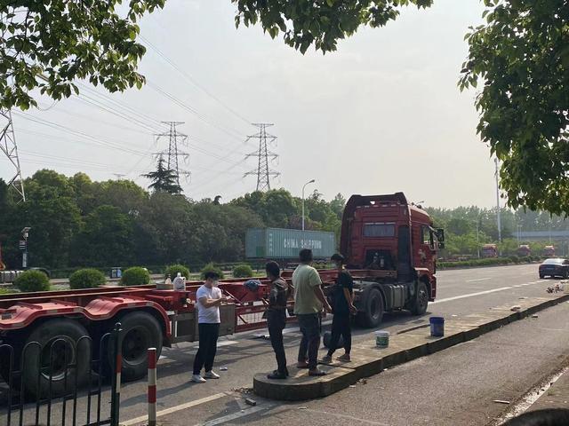 大江东｜探访航津路货车司机：温饱没问题，等着活多起来