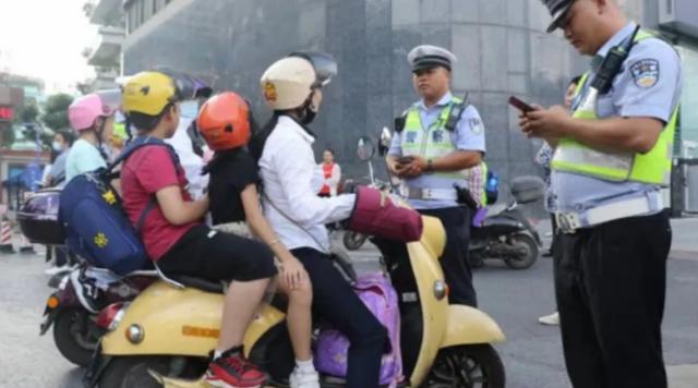 电动车上路门槛升级，除了上牌之外还有这三样必须带，车主注意