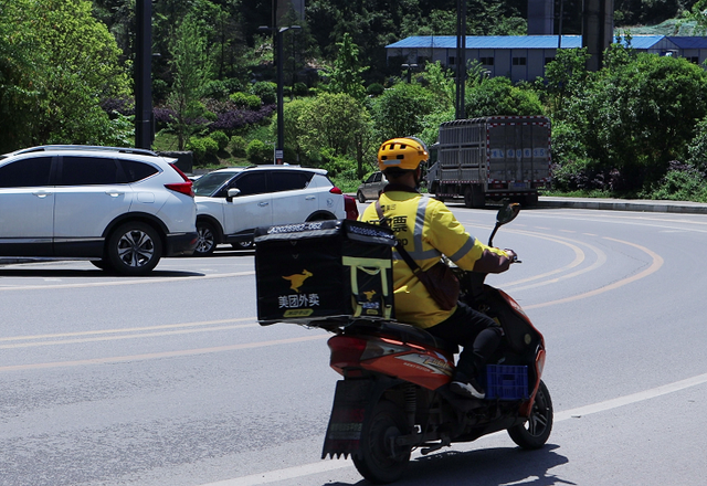 2款免驾照的新国标电动车，能跑长途，续航400KM，适合外卖员使用