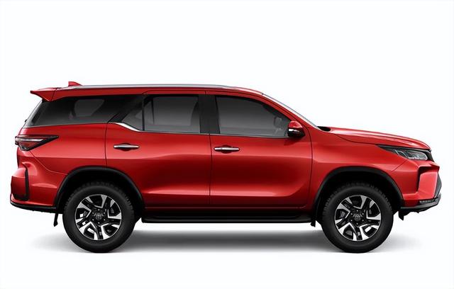 下半年即将发布！丰田全新“大号RAV4”曝光，换新2.4T引擎