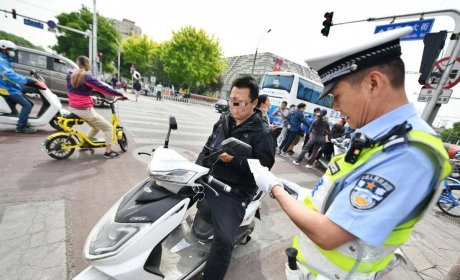 明确了！C1驾驶证可以骑电动车吗？交警：只有两种能骑，别 ... ...