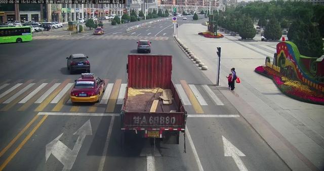 “禁区”闯不得！这些大货车“闯禁行”被曝光