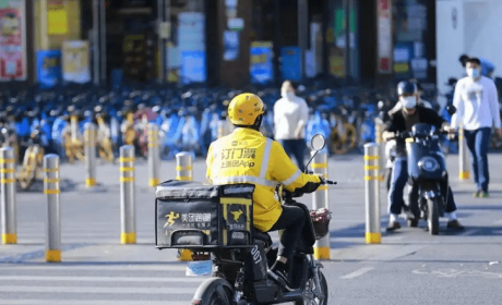 即日起，多地电动车实施新规，包括三轮车禁止通行、外卖 ... ...