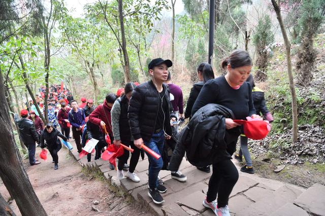 开州十万人登高祈福！登高旅游文化节传承千年的开州气节