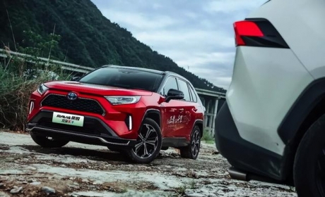 看完RAV4荣放的技术筹码，我读懂了什么叫“有路必有丰田车”！