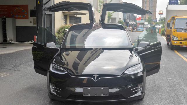 特斯拉Model X：开六年贬值97万，现在买二手能捡漏么？