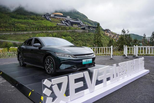 特斯拉Model 3 才是真香车？比亚迪汉EV 四驱千山翠限量版有话要说