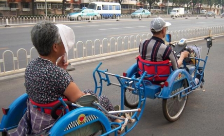 自带雨蓬的3款半封闭三轮车，能上牌，最高续航200km，适合老人