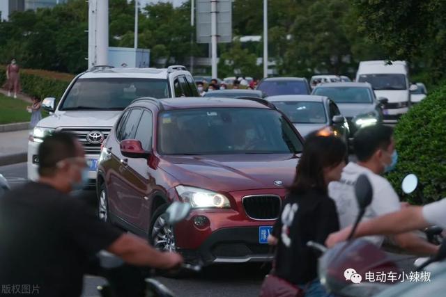 2022年，摩托车/电动车/三轮车要上牌，考驾照，流程和年龄明确了