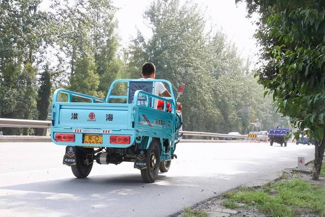 电动车、三轮车，上牌免费，不能随便乱收费了