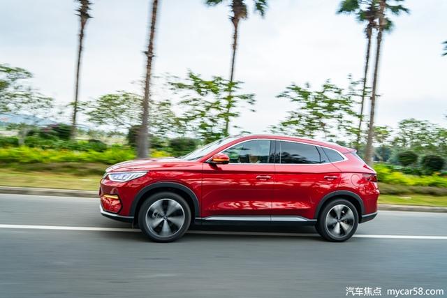 20万级纯电SUV“全能选手”，试驾比亚迪宋PLUS EV