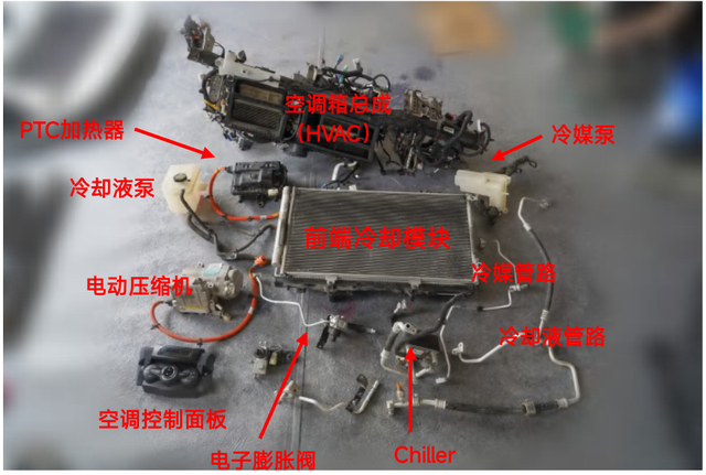 电动车比亚迪“元”细化拆解，细看电池与电驱系统