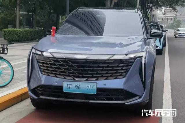 吉利全新SUV街拍曝光！“换壳”老XC60，比CS75大，2.0T动力