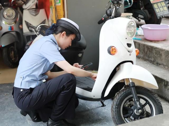 除了上牌，戴头盔，电动车、三轮车上路还有3个新标准