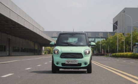 又一A00级别小车竞争MINIEV 3.98万宝马MINI同款内饰