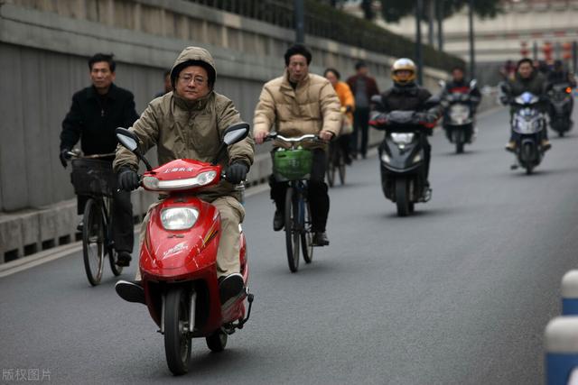 电动车、三轮车、老年代步车，能用几年？一看便知