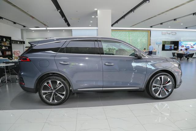 比亚迪代表车型唐DM ，定位中型SUV，售价30.98万，值得入手吗