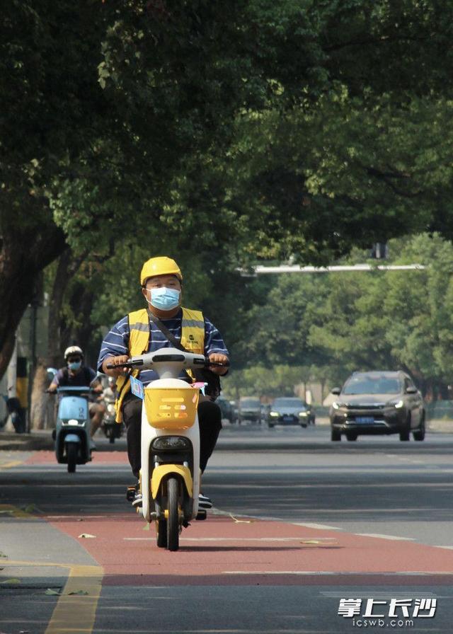 长沙共享电单车运维员：用不起眼的忙碌，换大家的便利与舒心